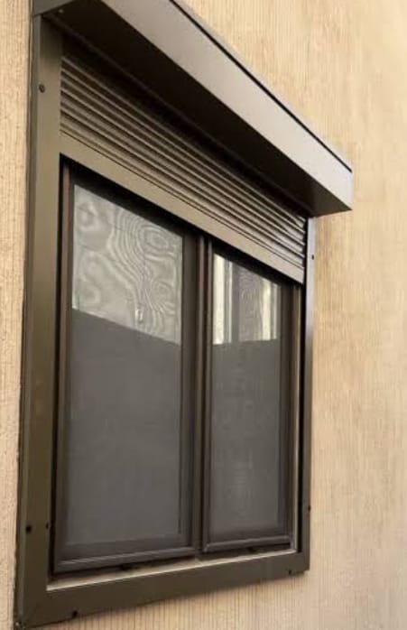 separate Shutter