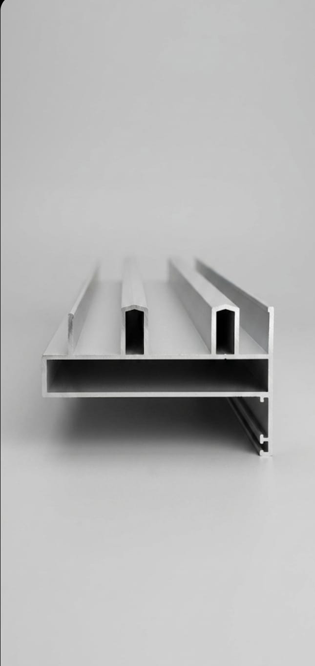 Saraya sliding 10 cm, with double-glazed glass, 18 or 20 mm.